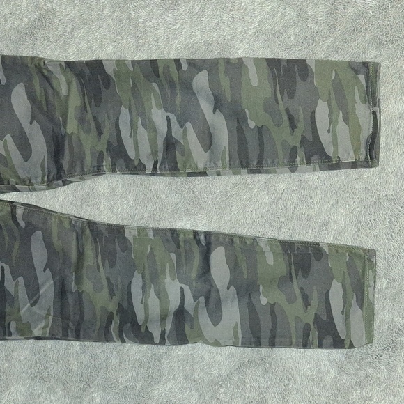 EUC Express Camo Pants Size 10 - Picture 4 of 10